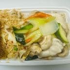 Best Moo Goo Gai Pan (Combo Plate) 蘑菇鸡片(组合) in Brookville, IN