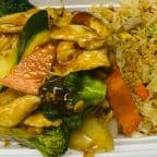 Best Chicken with Garlic Sauce (Lunch) 鱼香鸡(午餐) in Brookville, IN